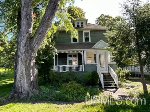 803 W Edwards, Houghton, MI 49931
