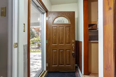 2000 Lennon, Grosse Pointe Woods, MI 48236 photo 7