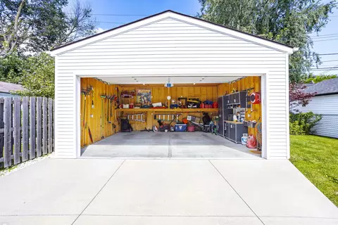 2000 Lennon, Grosse Pointe Woods, MI 48236 photo 39