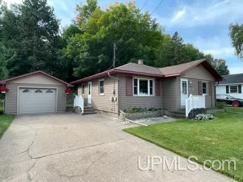 1712 Kildahl, Marquette, MI 49855