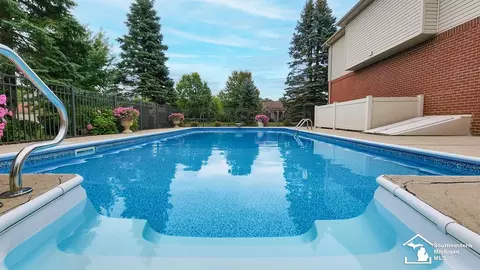975 Tottenham, Monroe, MI 48161 photo 44