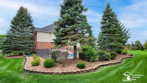 975 Tottenham, Monroe, MI 48161 photo 46