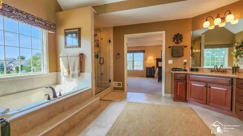 975 Tottenham, Monroe, MI 48161 photo 30