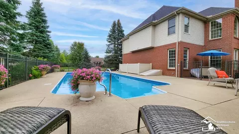 975 Tottenham, Monroe, MI 48161 photo 9