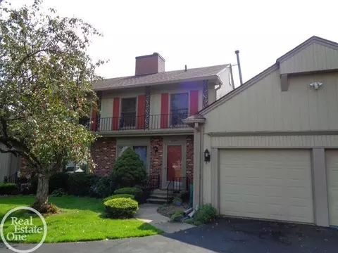 33354 Jefferson, Saint Clair Shores, MI 48082