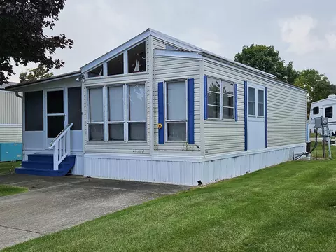 5212 Cambridge # 206, Lexington, MI 48450