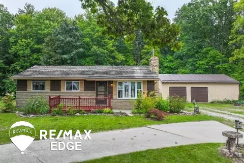 10235 Maple, Birch Run, MI 48415