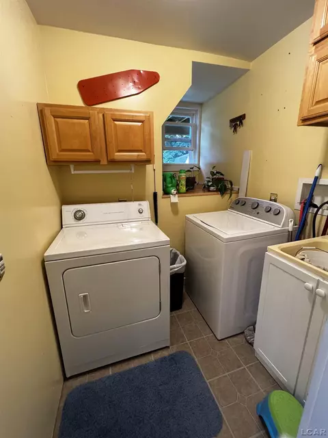 524 E Maumee, Adrian, MI 49221 photo 10