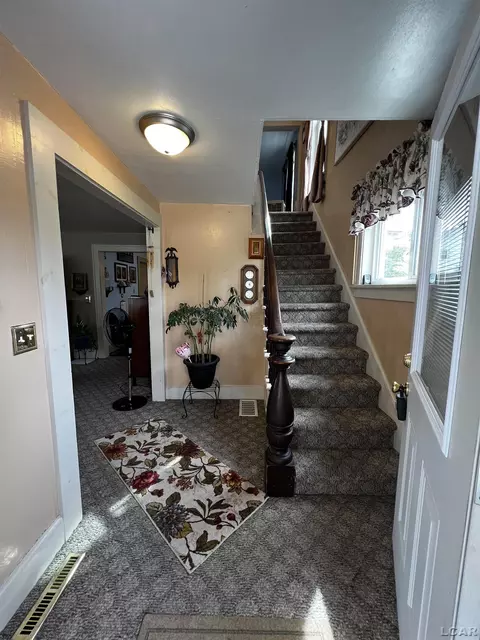 524 E Maumee, Adrian, MI 49221 photo 3