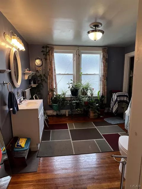 524 E Maumee, Adrian, MI 49221 photo 11