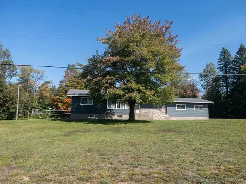 e9431 Orchard Street, Munising, MI 49862