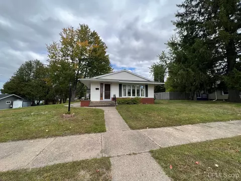 624 Wilson, Kingsford, MI 49802