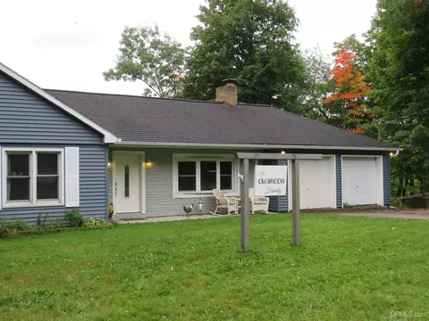 95 North Shr, Ishpeming, MI 49849 photo 2