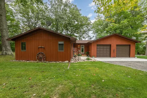 3042 N Henderson Lk E, Lupton, MI 48635
