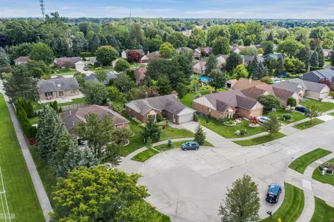 46946 Foxtail, Macomb, MI 48044 photo 5