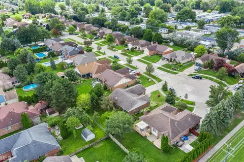46946 Foxtail, Macomb, MI 48044 photo 7