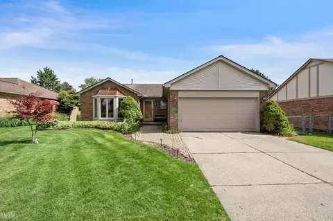 46946 Foxtail, Macomb, MI 48044