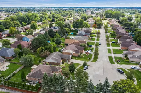 46946 Foxtail, Macomb, MI 48044 photo 6