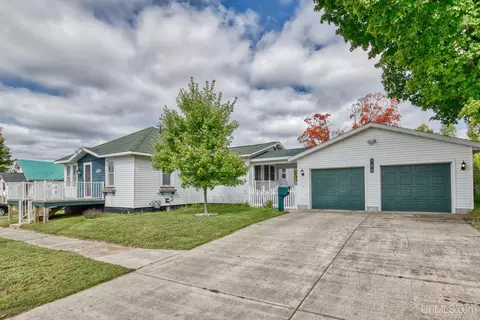 728 E Breen, Kingsford, MI 49802