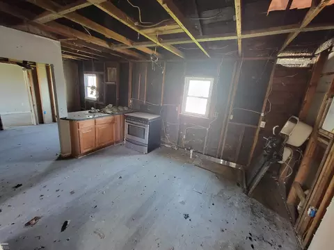 24924 Lambrecht, Eastpointe, MI 48021 photo 5