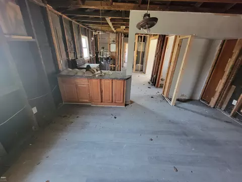 24924 Lambrecht, Eastpointe, MI 48021 photo 4