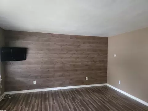 8101 Meadow, Warren, MI 48089 photo 4