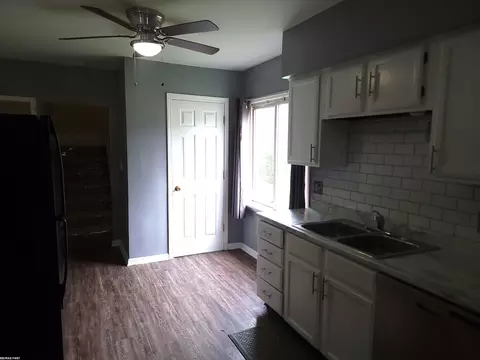 8101 Meadow, Warren, MI 48089 photo 7