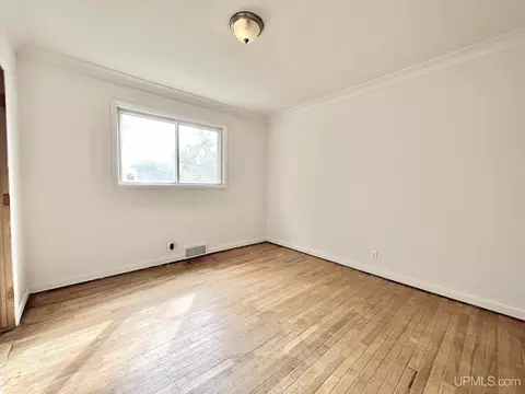 1738 Central, Vulcan, MI 49892 photo 9