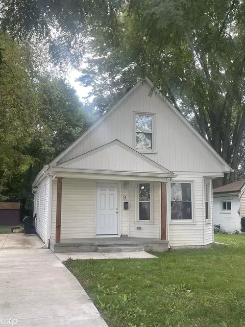 9 Ellwood, Mount Clemens, MI 48043