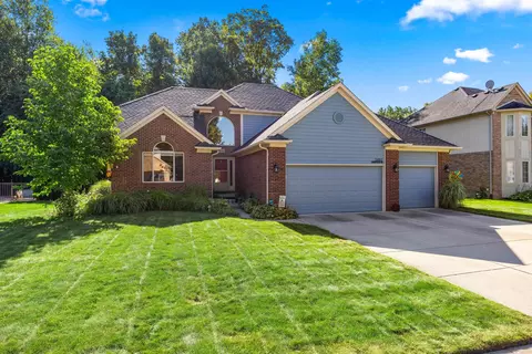 34182 Lakewood, Chesterfield, MI 48047