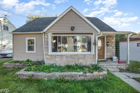 404 James, Bay City, MI 48706