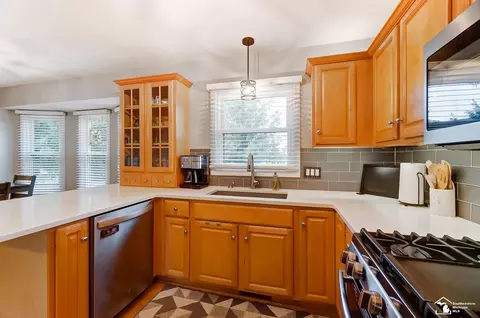 977 Tottenham, Monroe, MI 48161 photo 11