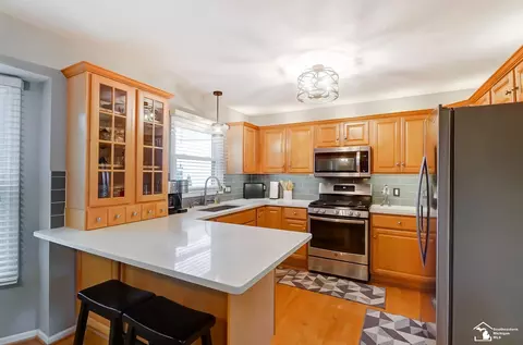 977 Tottenham, Monroe, MI 48161 photo 9