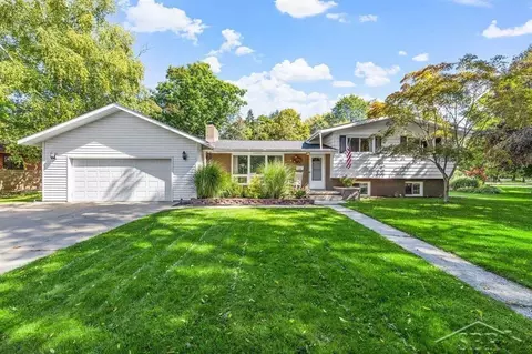 712 Linwood, Midland, MI 48640