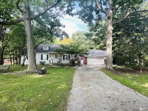 13351 Dunlap, La Salle, MI 48145