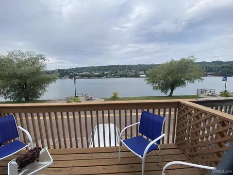 415 W Lakeshore, Houghton, MI 49931