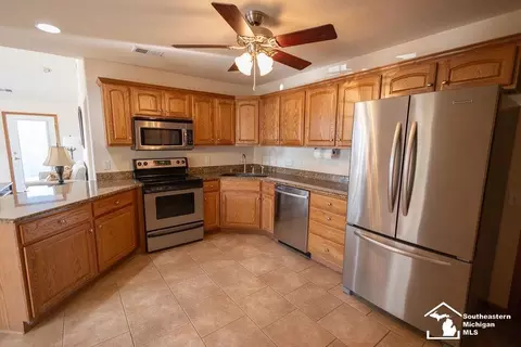 2428 Sutton, Temperance, MI 48182 photo 15