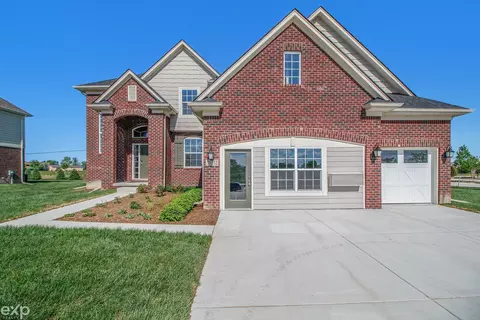 26520 N Creek Vw, Chesterfield, MI 48051