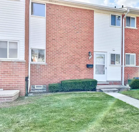 8731 Sterling, Center Line, MI 48015