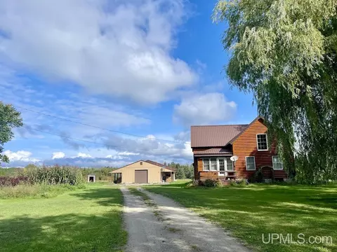 8072 Swede 13th, Rapid River, MI 49878