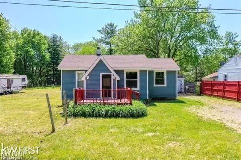3268 Farley, Burton, MI 48519