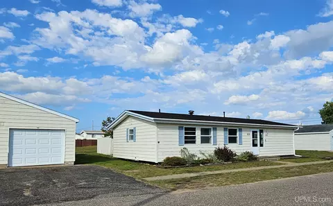 125 Tarzon, Gwinn, MI 49841