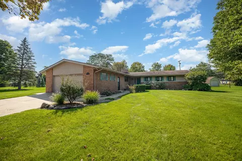 10 Sovey, Essexville, MI 48732