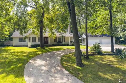 1441 S Otter Crk, Monroe, MI 48161