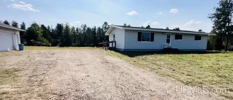 136 Riverland, Marquette, MI 49855