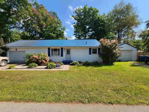 208 Pine, Sanford, MI 48657