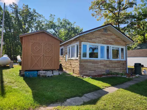 6363 Oak, Gladwin, MI 48624 photo 2