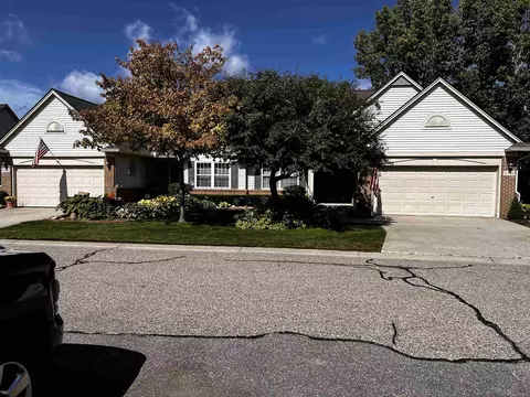 6340 Heron #13, Clarkston, MI 48346