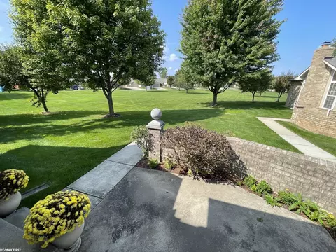 50147 Sebring, Macomb, MI 48044 photo 6