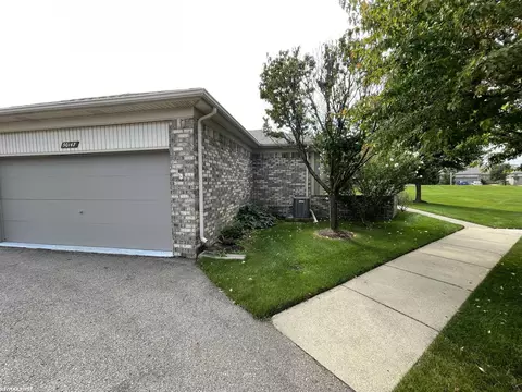 50147 Sebring, Macomb, MI 48044 photo 4